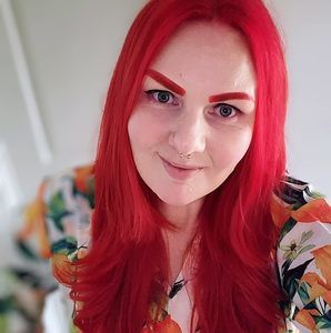 Meet your Posher, Hayley